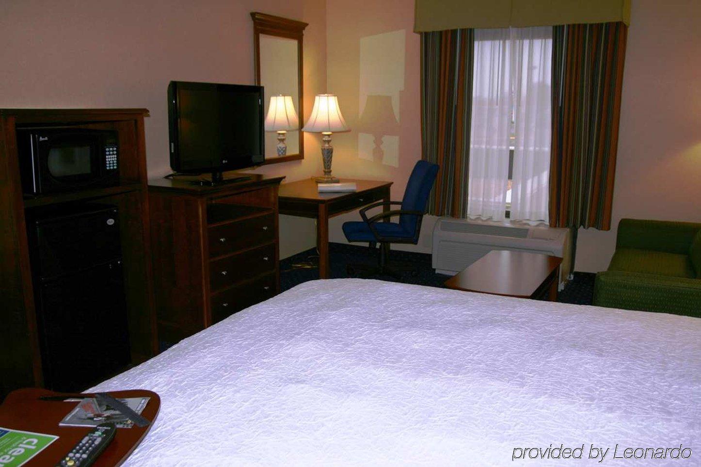 Hampton Inn And Suites Fredericksburg South Номер фото